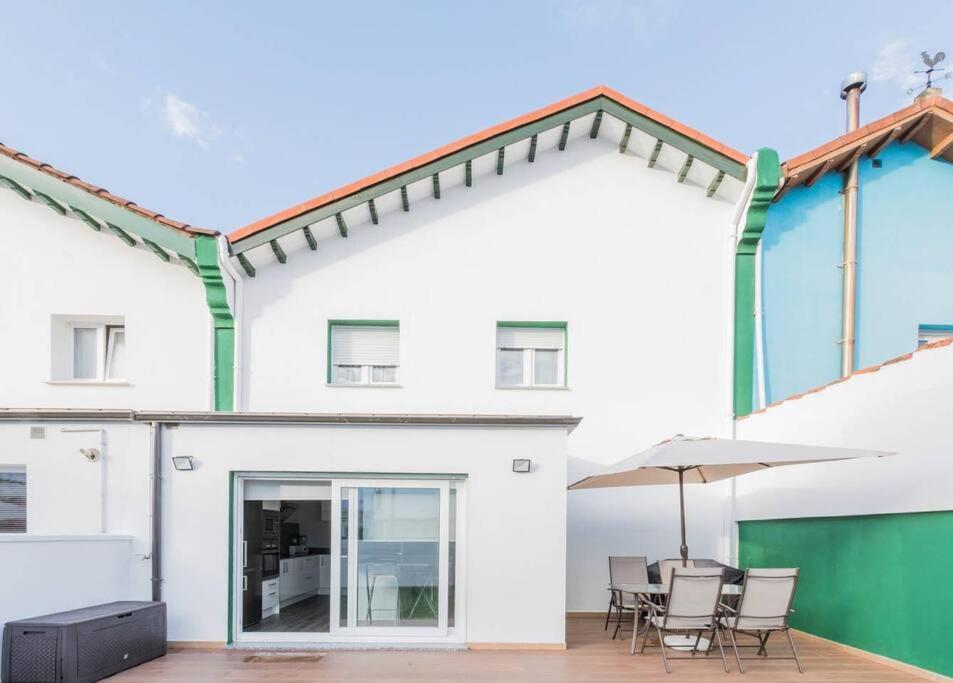 Chalet En La Cuidad- Con Jardin Y Barbacoa Gijón Exterior foto